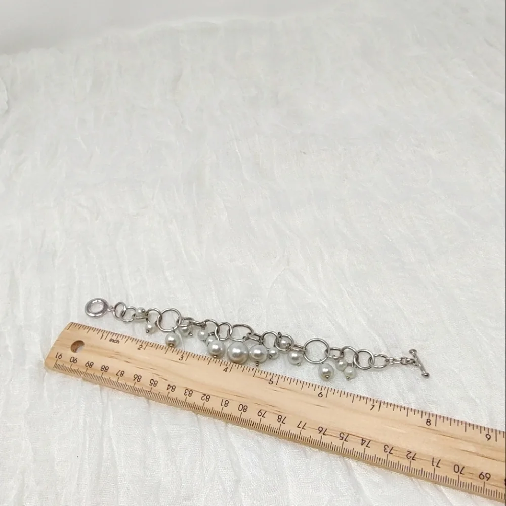 Faux silvery pearl bauble bead silver tone chain link bracelet with toggle clasp